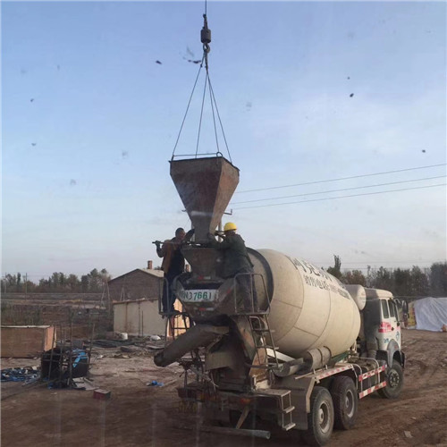 孝感市“精准瞄准”—— 吊车的 “定位导航” 技术