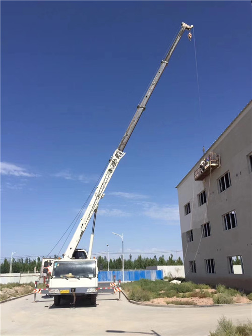 孝感市“轻装强干”—— 吊车的 “轻量化臂架” 技术