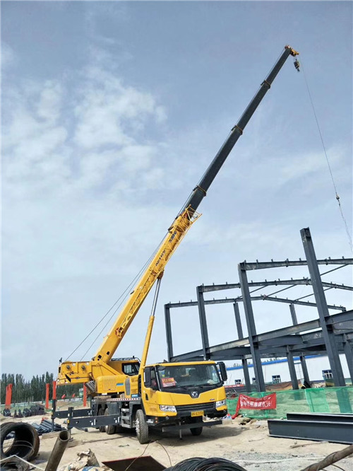 孝感市超高层建筑钢结构吊装案例